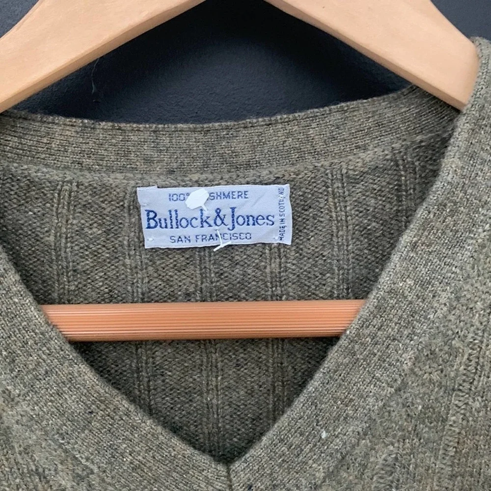 Bullock‎ and Jones 100% cashmere V neck Ribbed Pullover Sweater. L